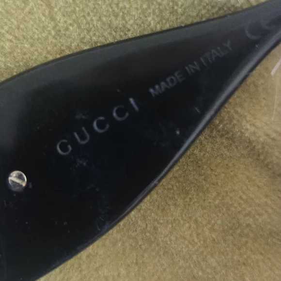 Gucci Black Square Oversised Women's Sunglasses with Gold Chain. Authentic. - Picture 5 of 8